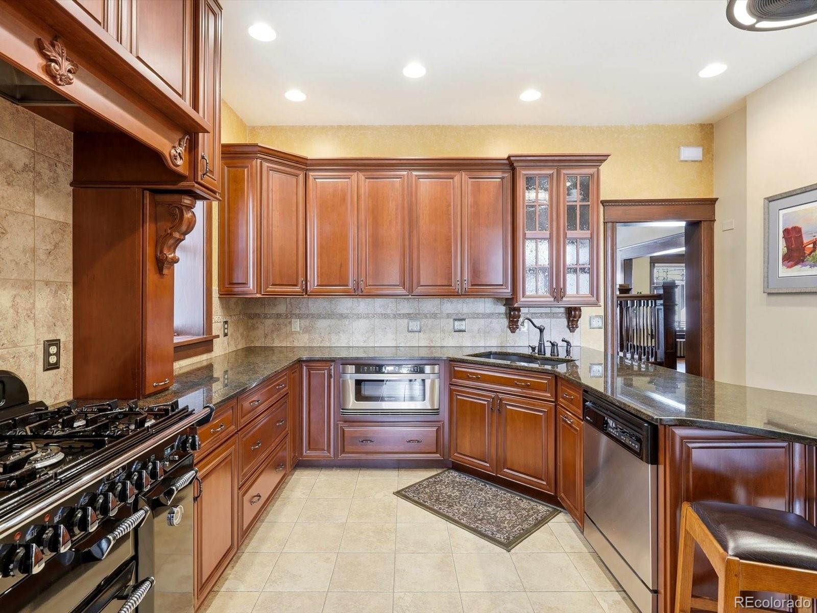 1121 N Humboldt Street