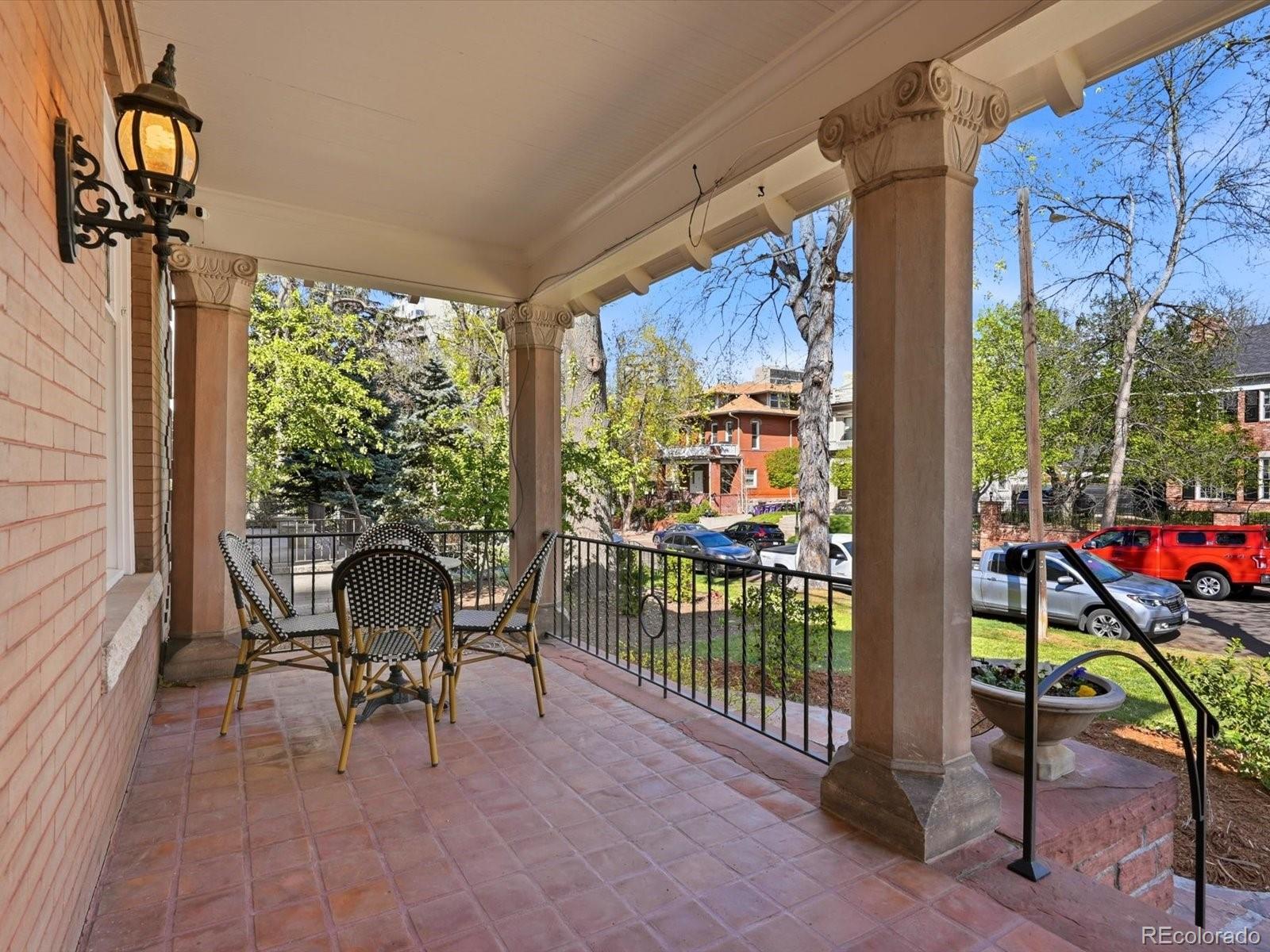 1121 N Humboldt Street