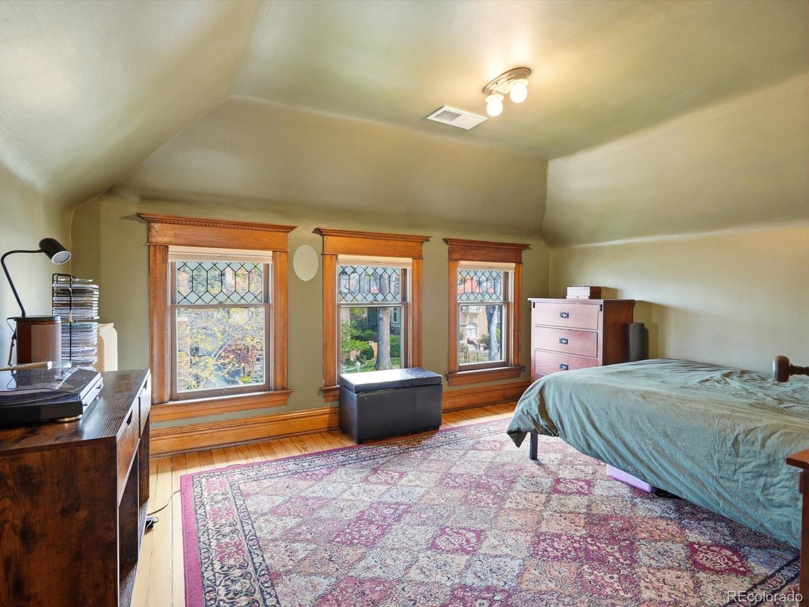 1121 N Humboldt Street