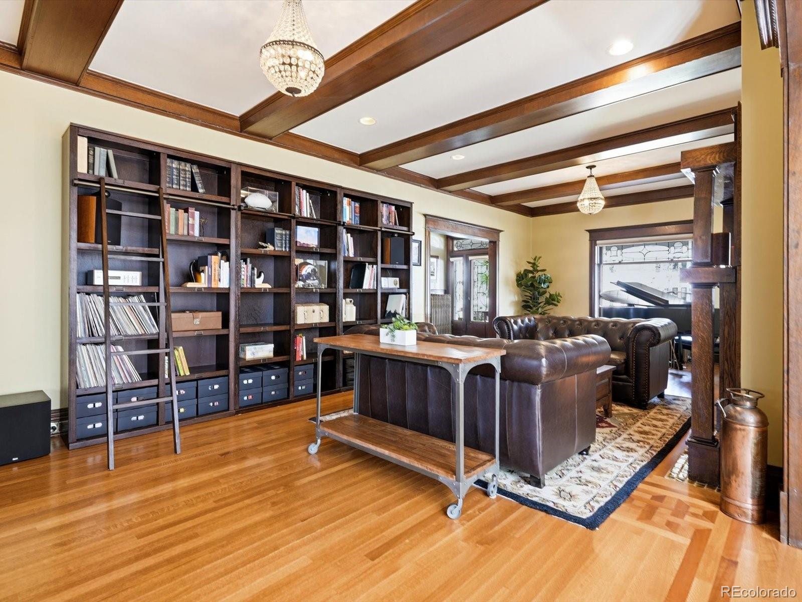 1121 N Humboldt Street