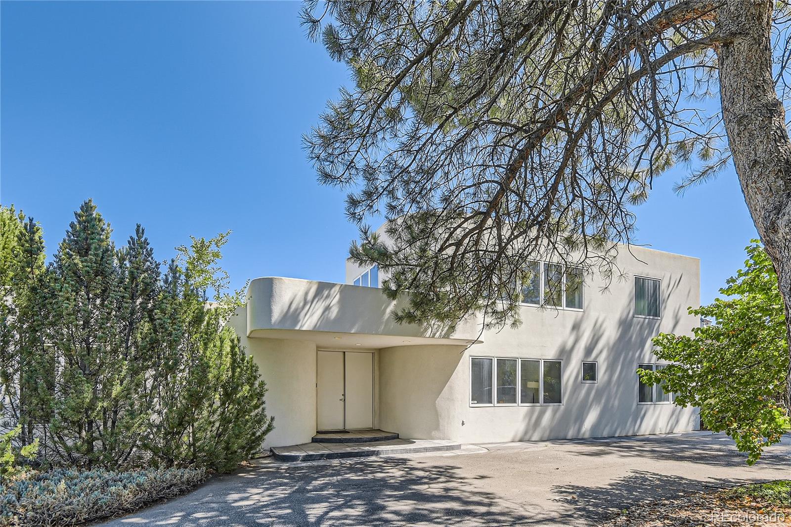 801 E Radcliff Avenue