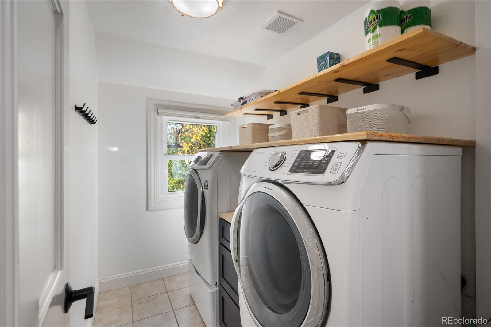 7026 S Magnolia Circle