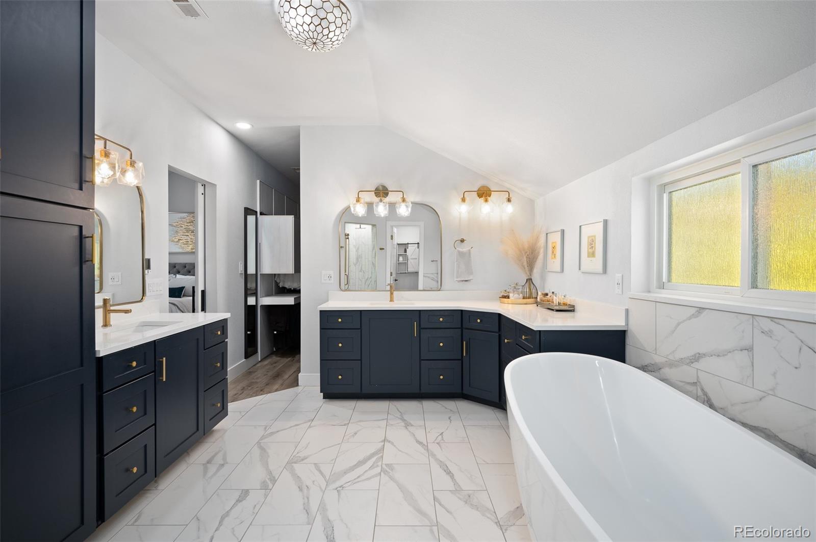 7026 S Magnolia Circle