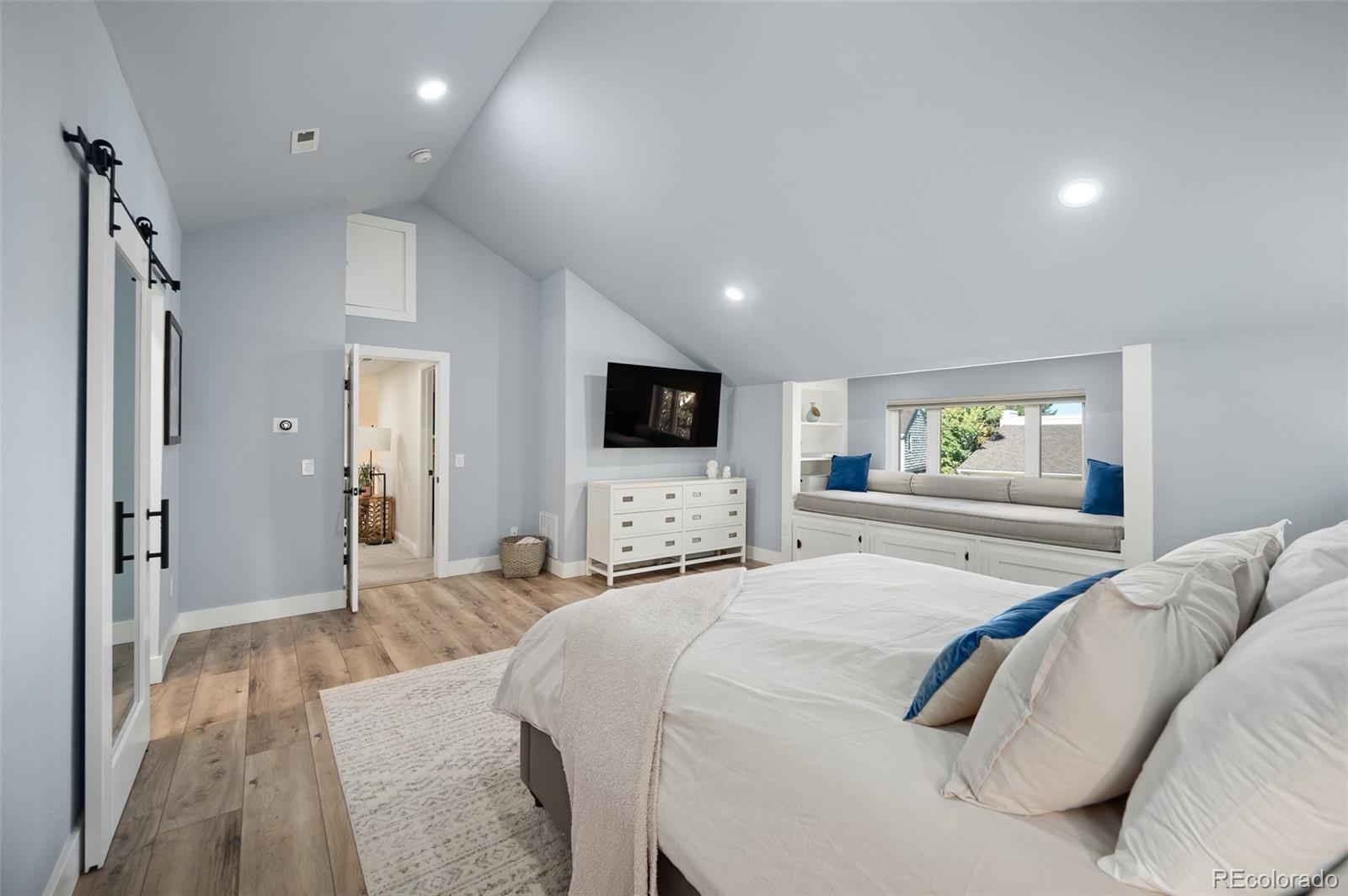 7026 S Magnolia Circle