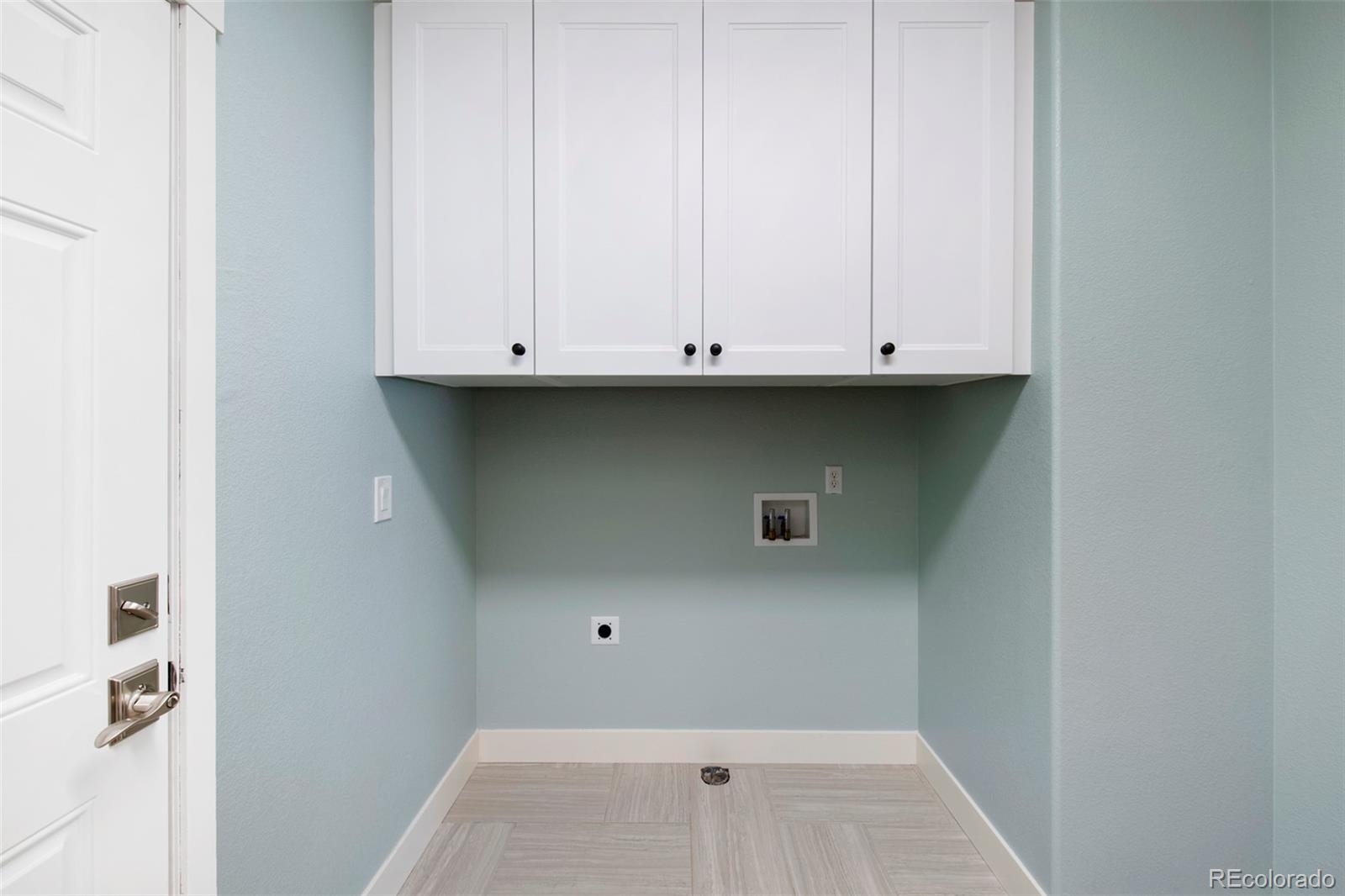 7446 S Curtice Court