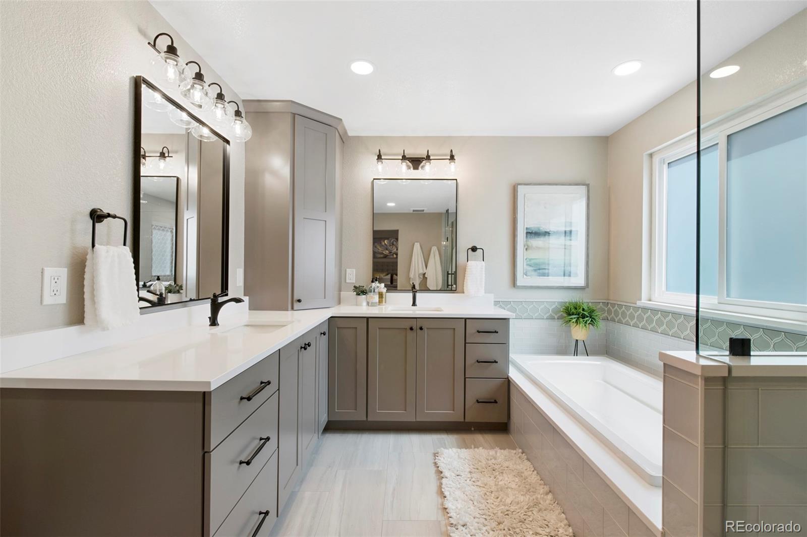 7446 S Curtice Court