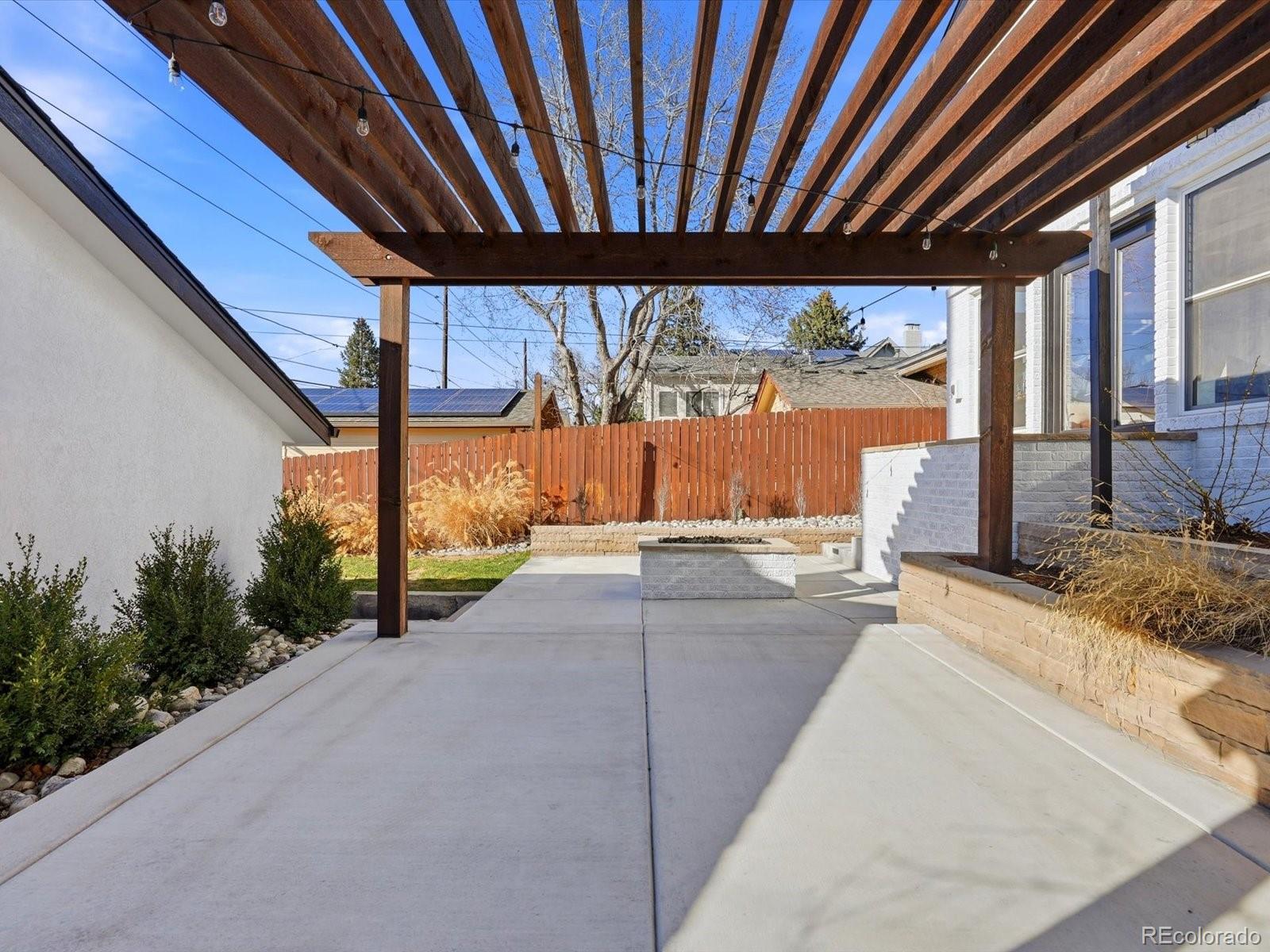 1433 S Gaylord Street