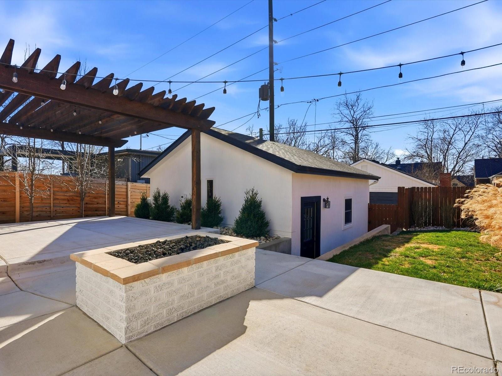 1433 S Gaylord Street