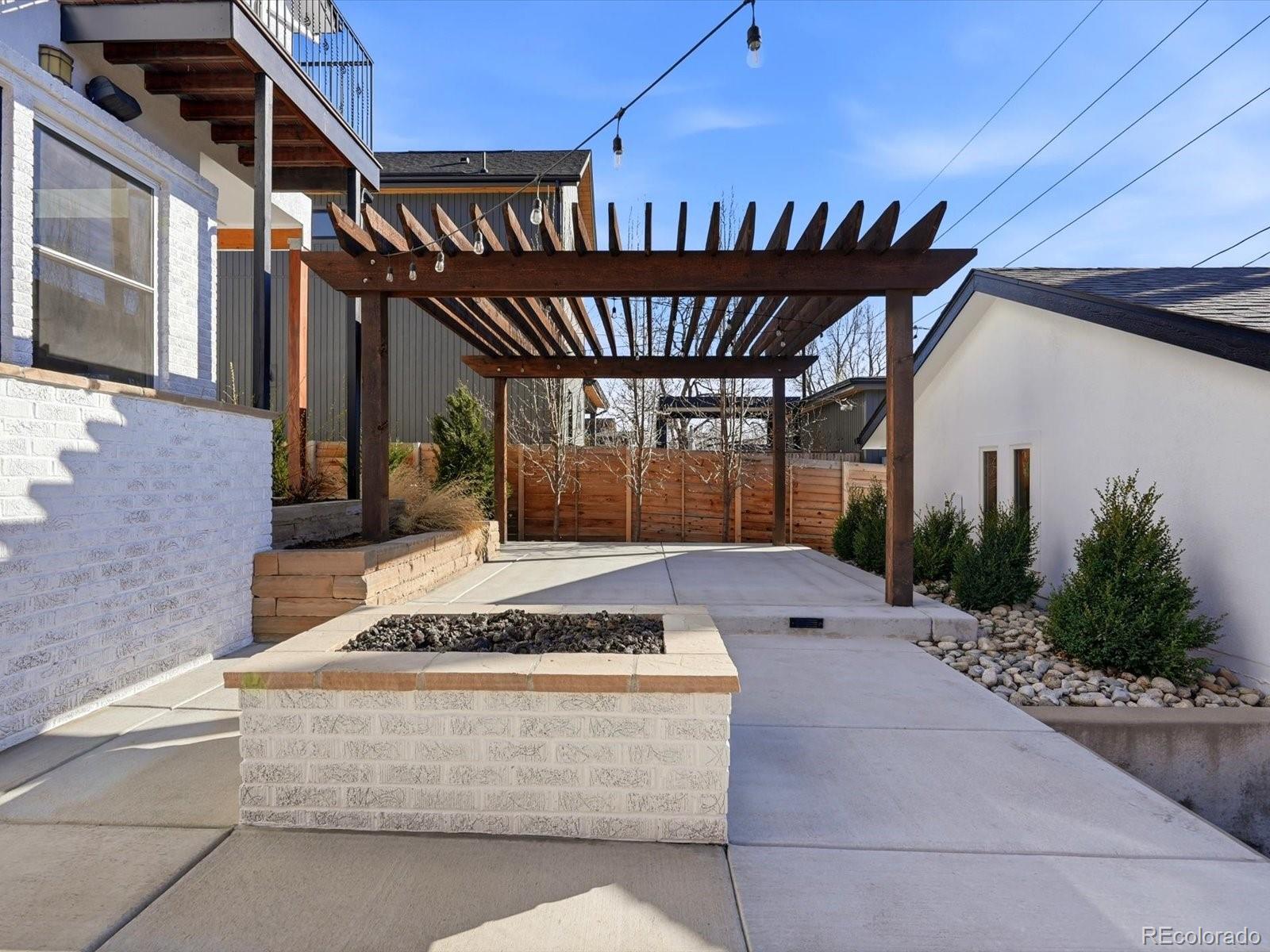 1433 S Gaylord Street