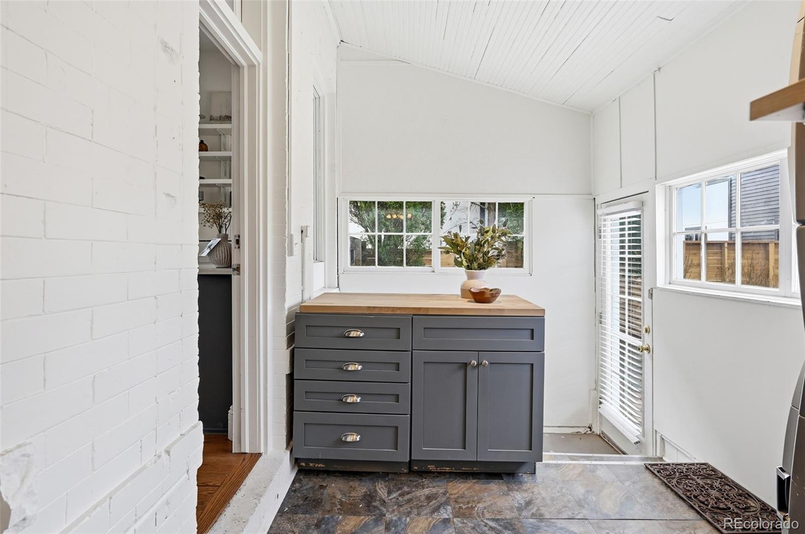 535 S Washington Street