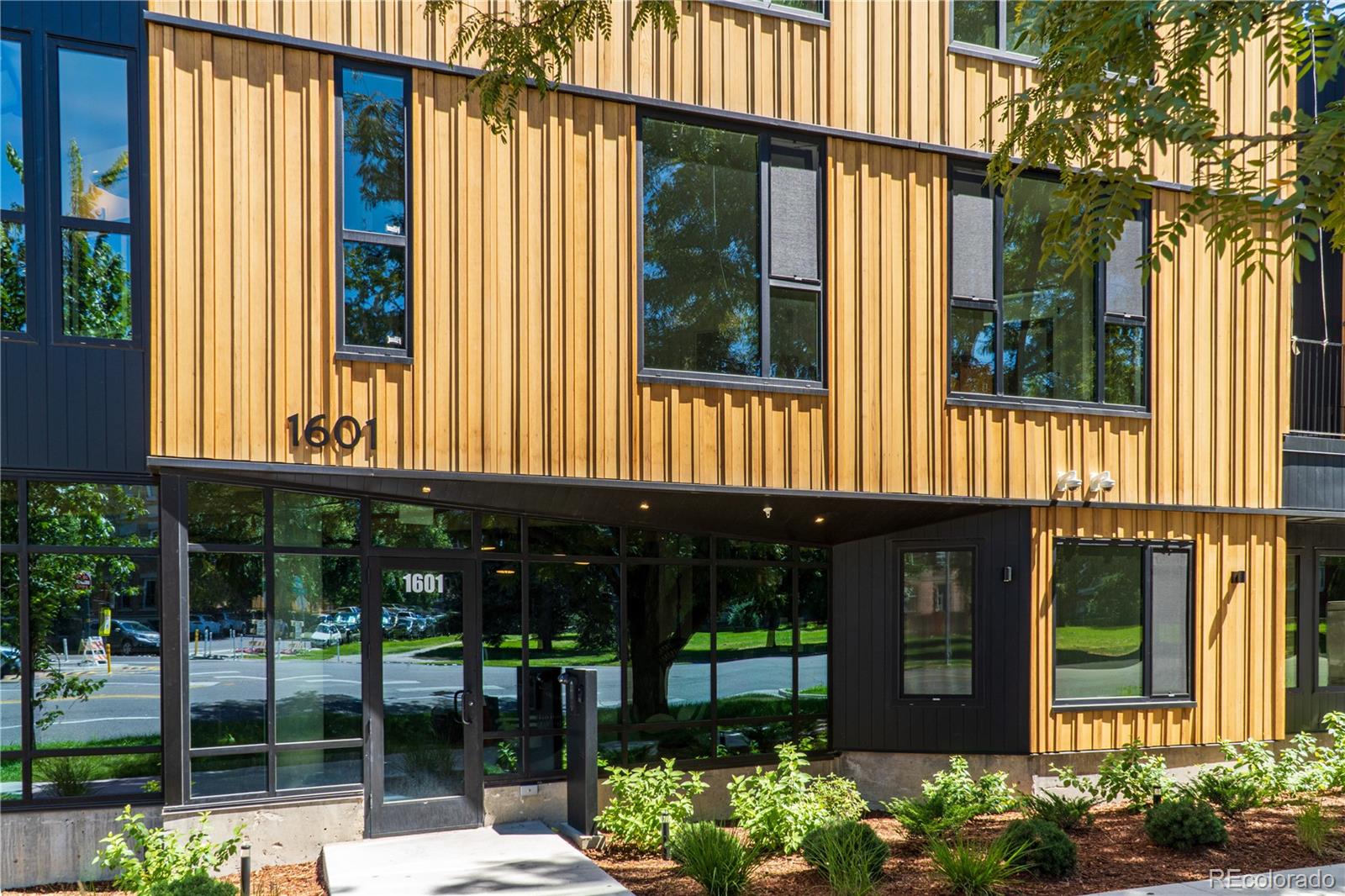 1601 Park Avenue Unit: 116