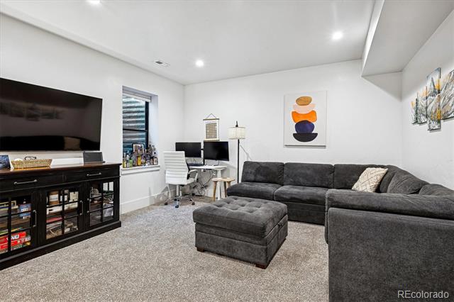 2645 W 39th Avenue