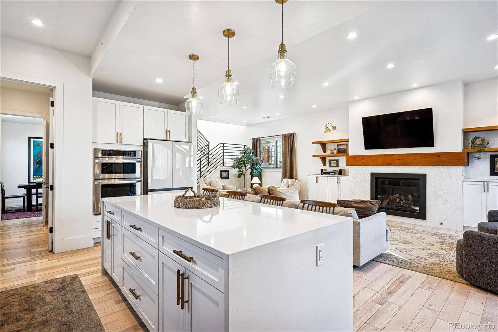 2645 W 39th Avenue