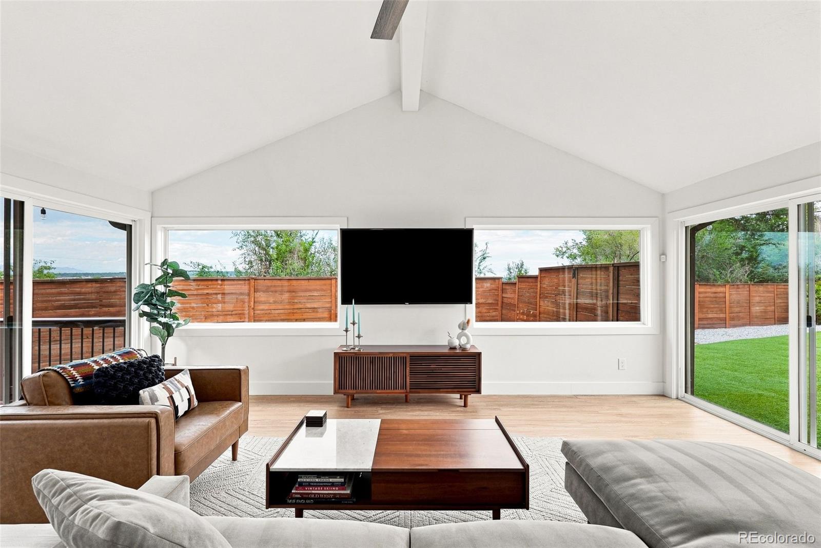 6095 W 49th Place