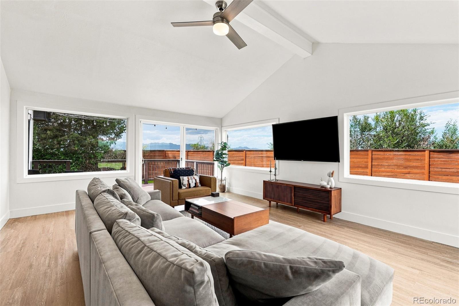 6095 W 49th Place