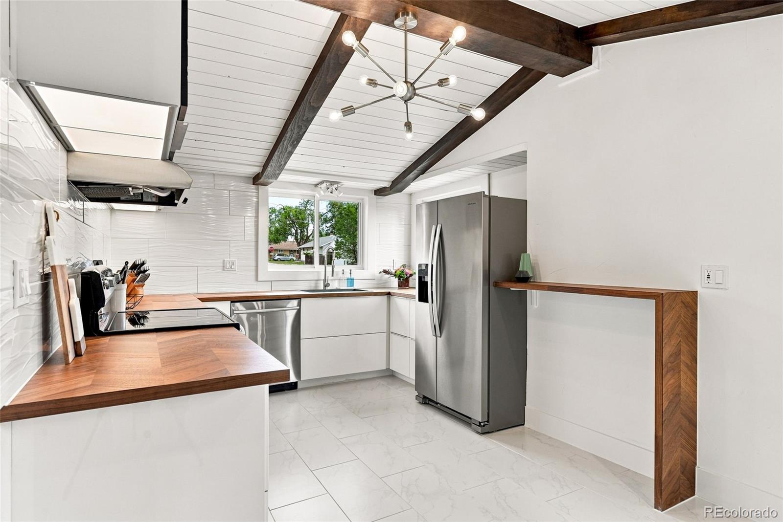 6095 W 49th Place