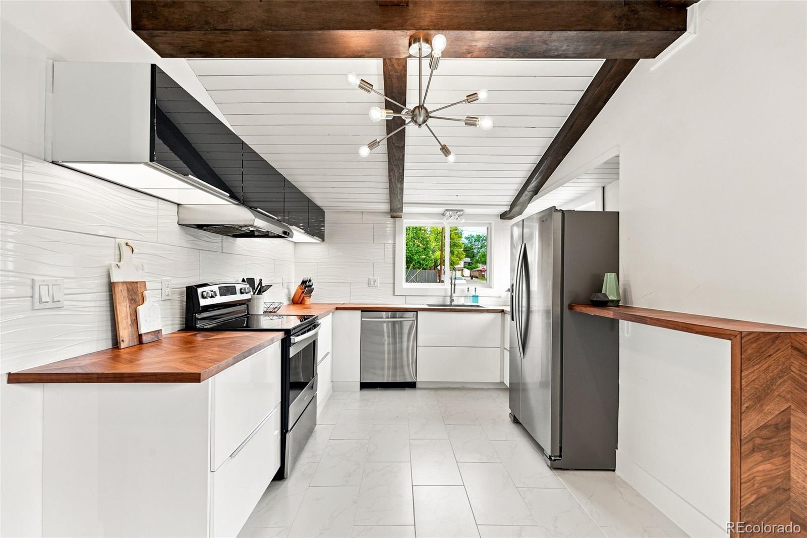 6095 W 49th Place