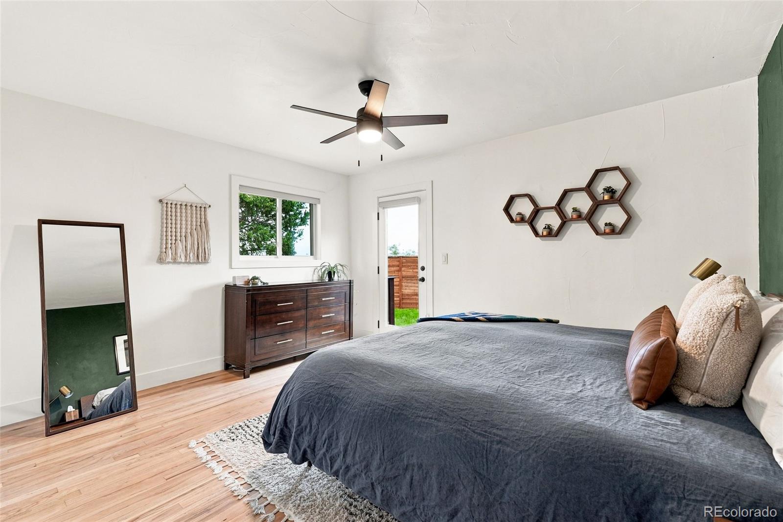 6095 W 49th Place