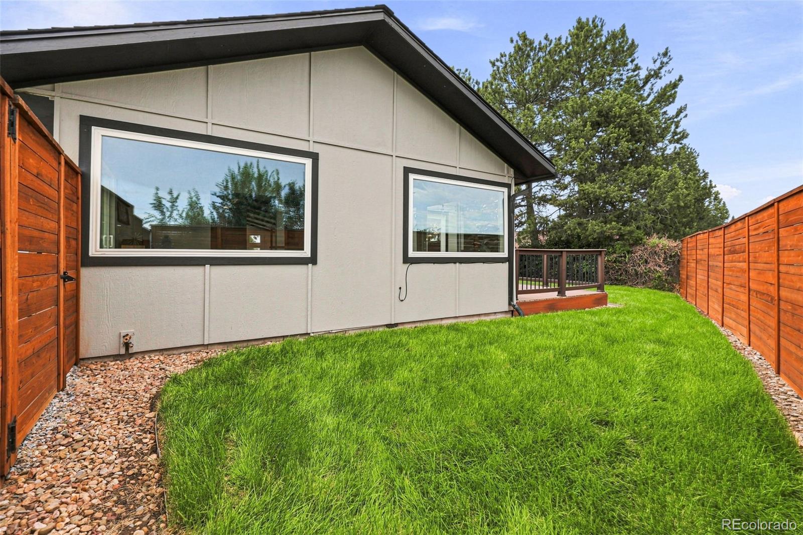 6095 W 49th Place