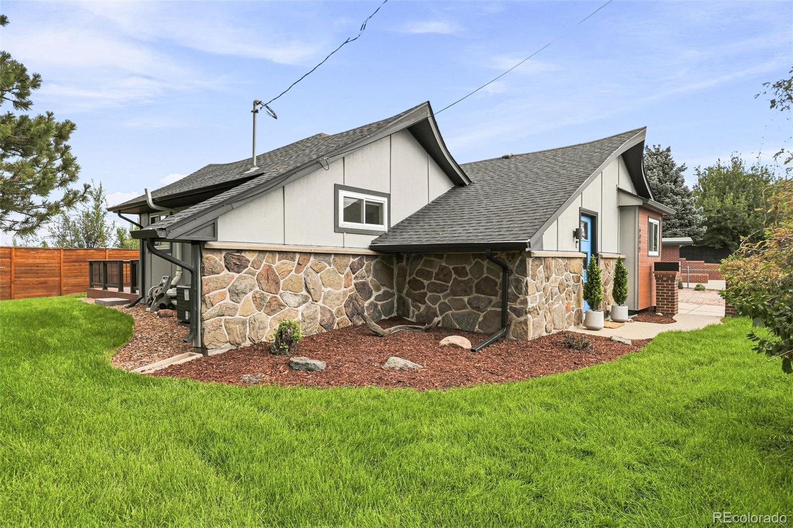 6095 W 49th Place