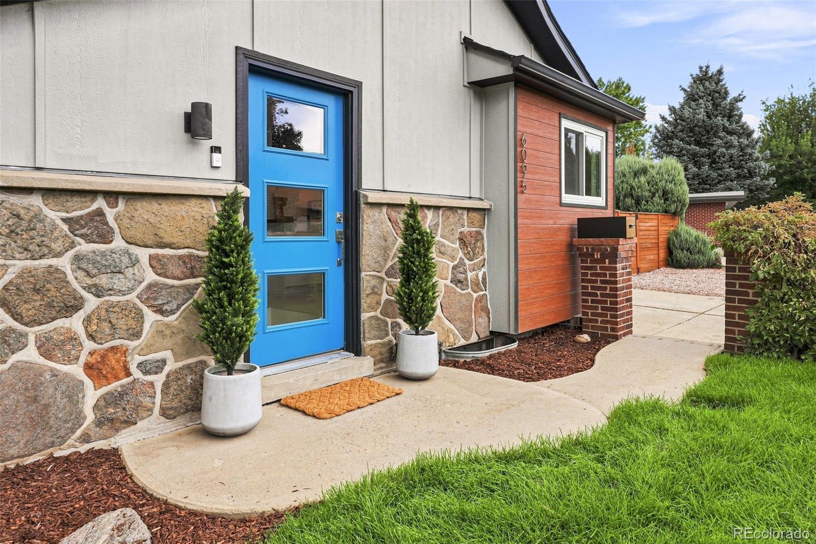 6095 W 49th Place