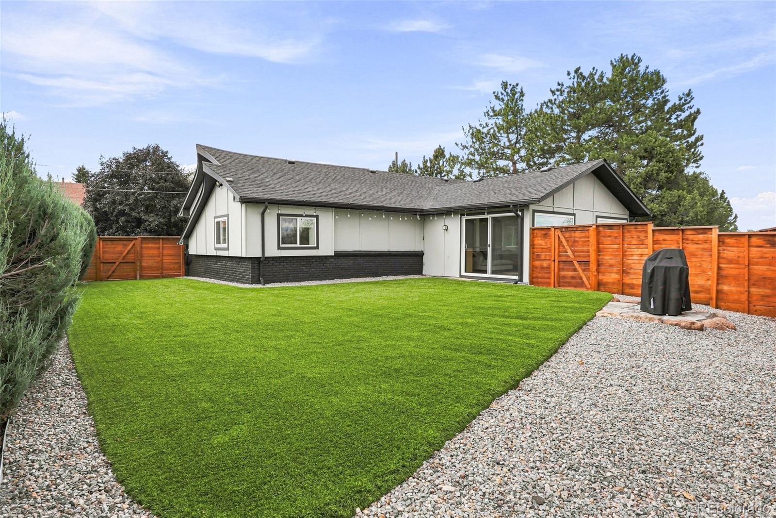 6095 W 49th Place