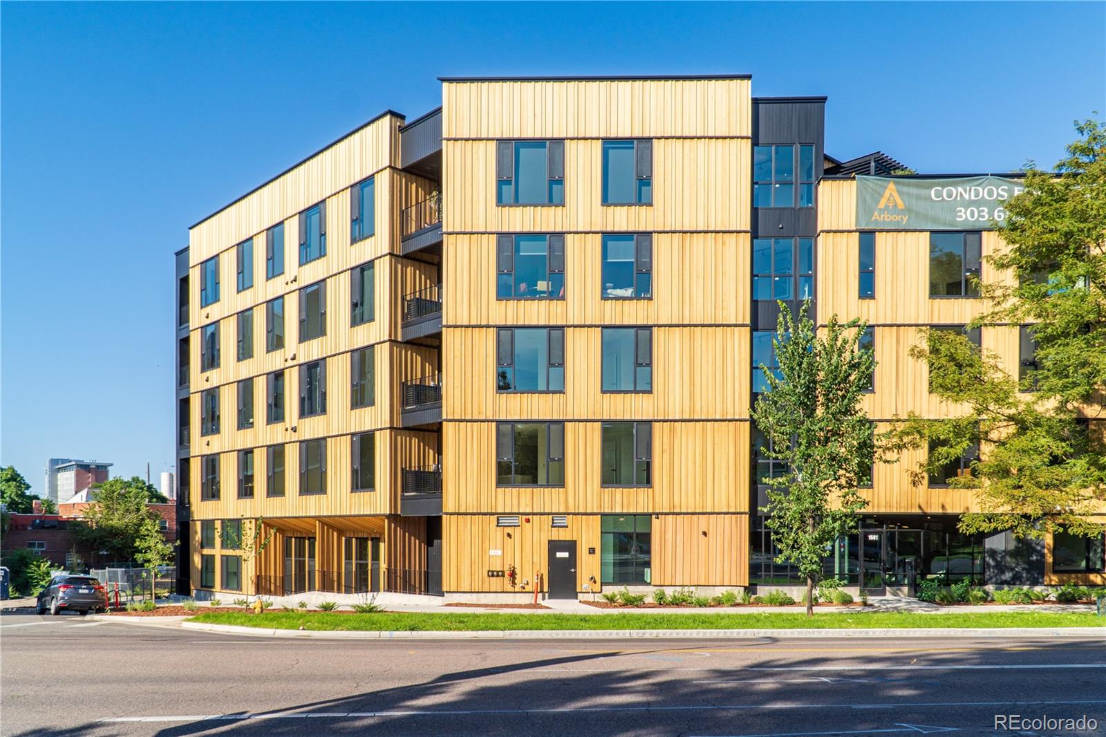 1601 Park Avenue Unit: 207