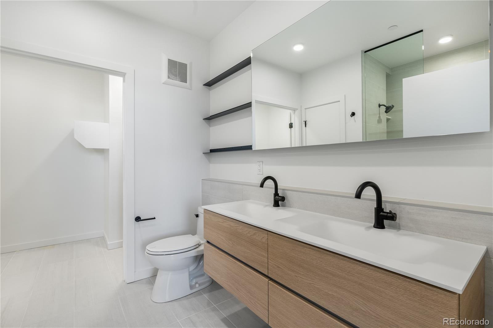 1601 Park Avenue Unit: 207