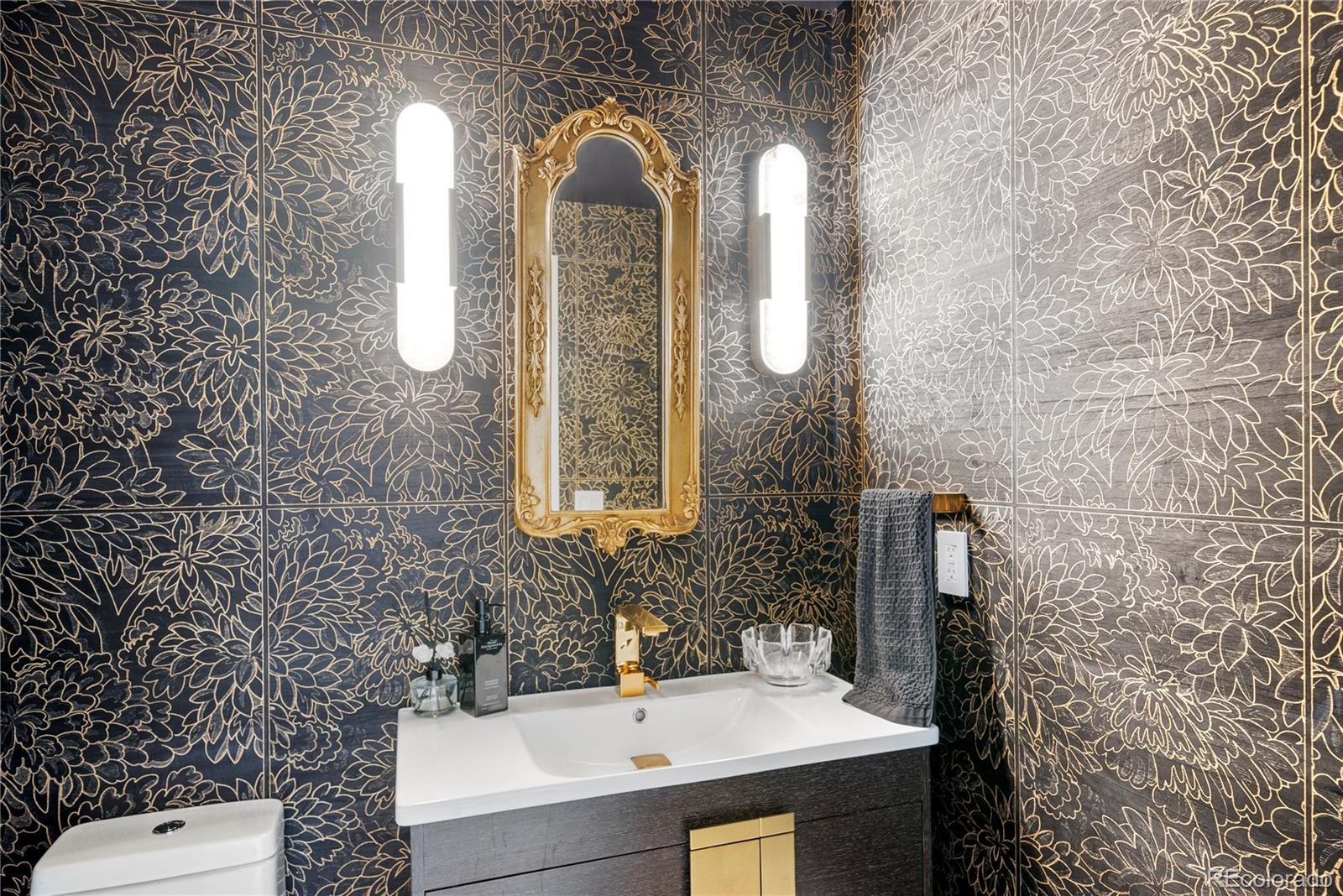 1991 E Alameda Avenue Unit: 14