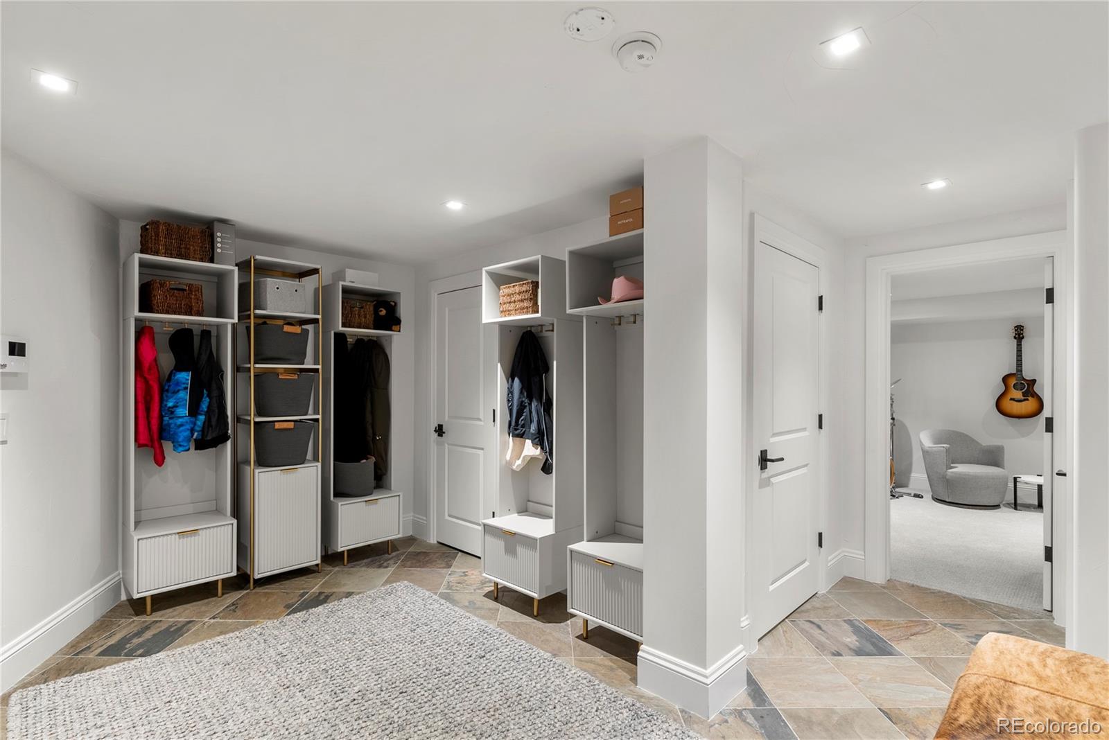 1991 E Alameda Avenue Unit: 14