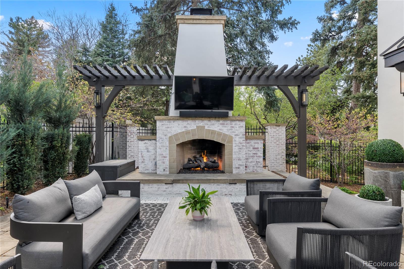 1991 E Alameda Avenue Unit: 14