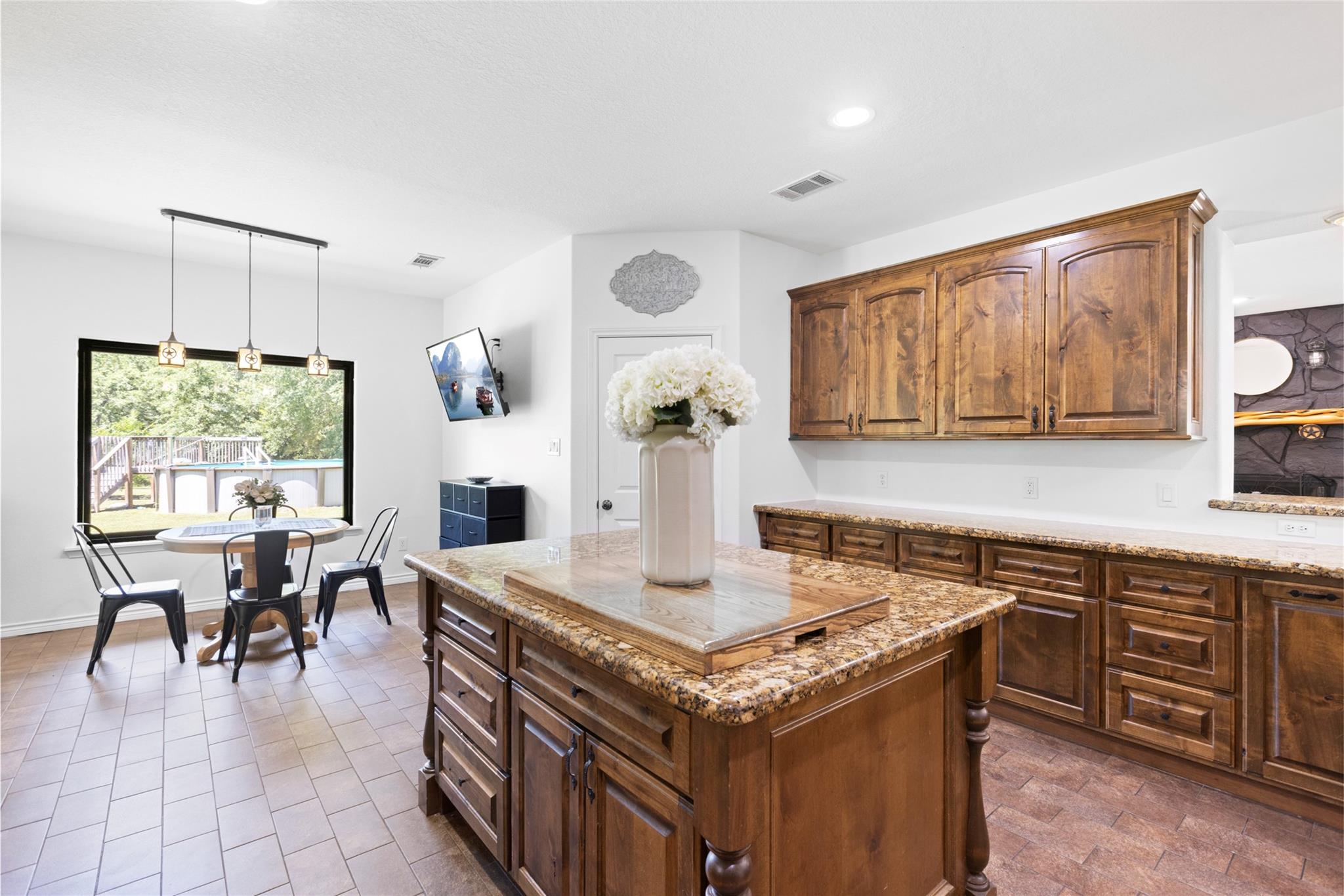7280 Dogwood Lane