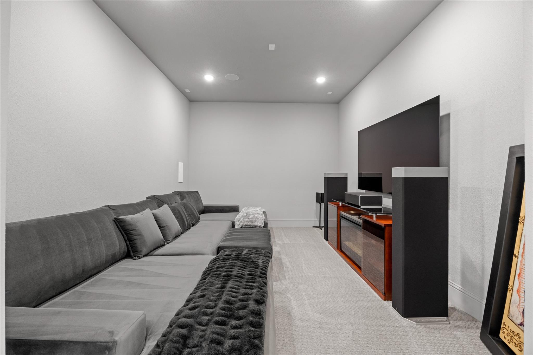 4810 Creekbend Drive