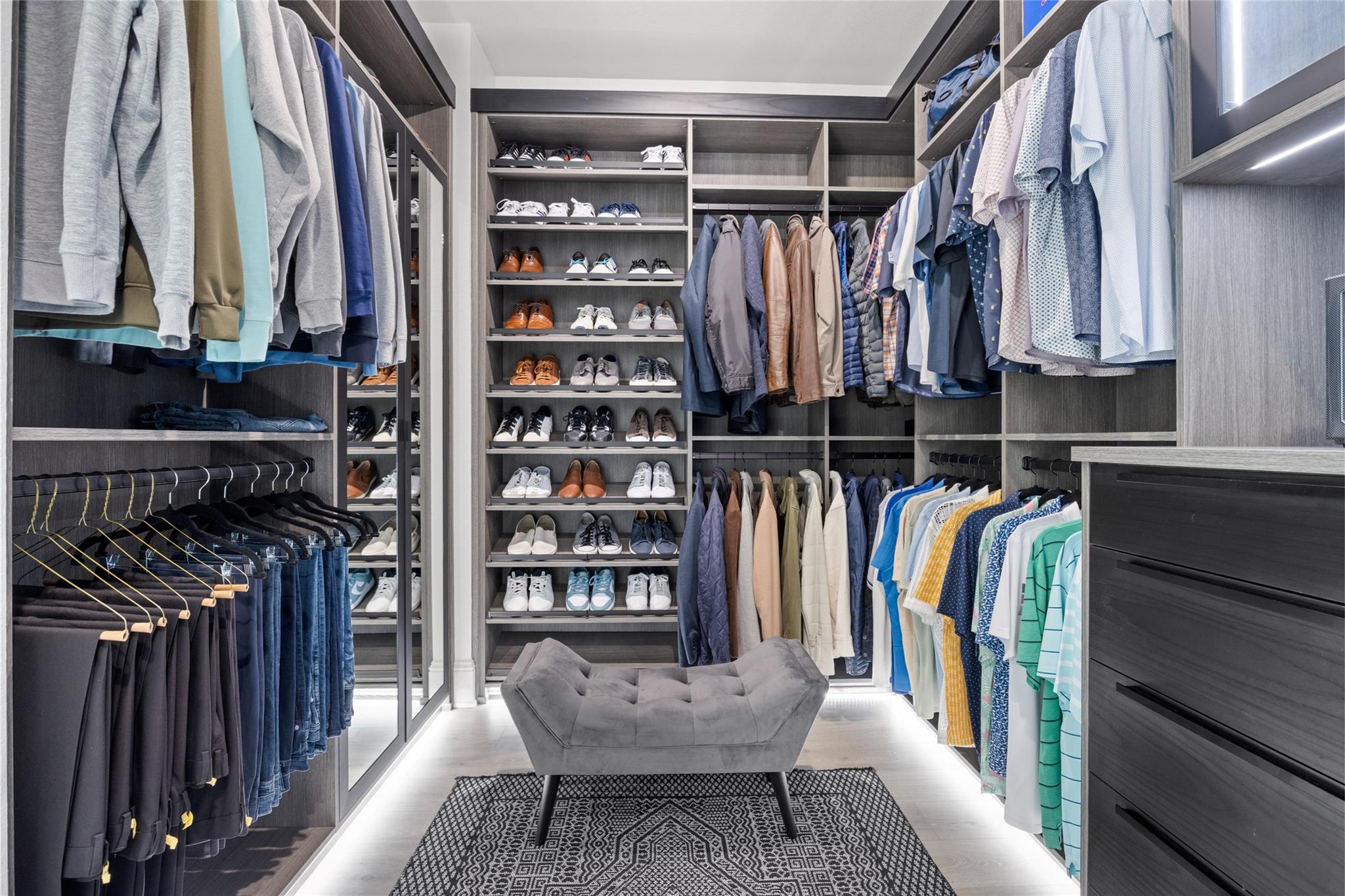 4810 Creekbend Drive