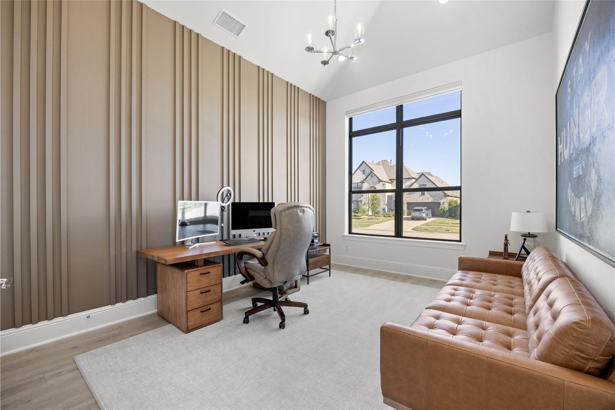 4810 Creekbend Drive