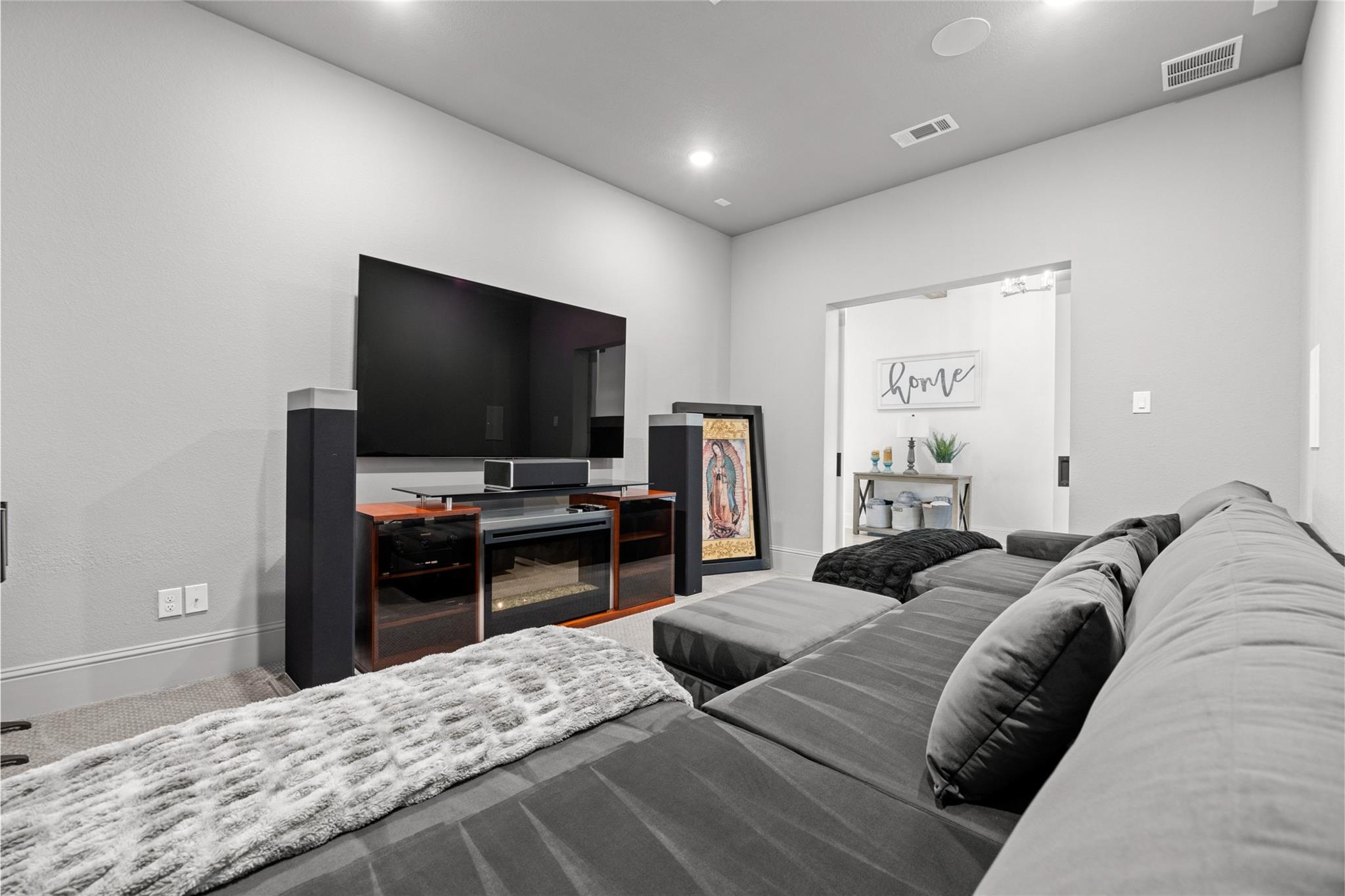 4810 Creekbend Drive