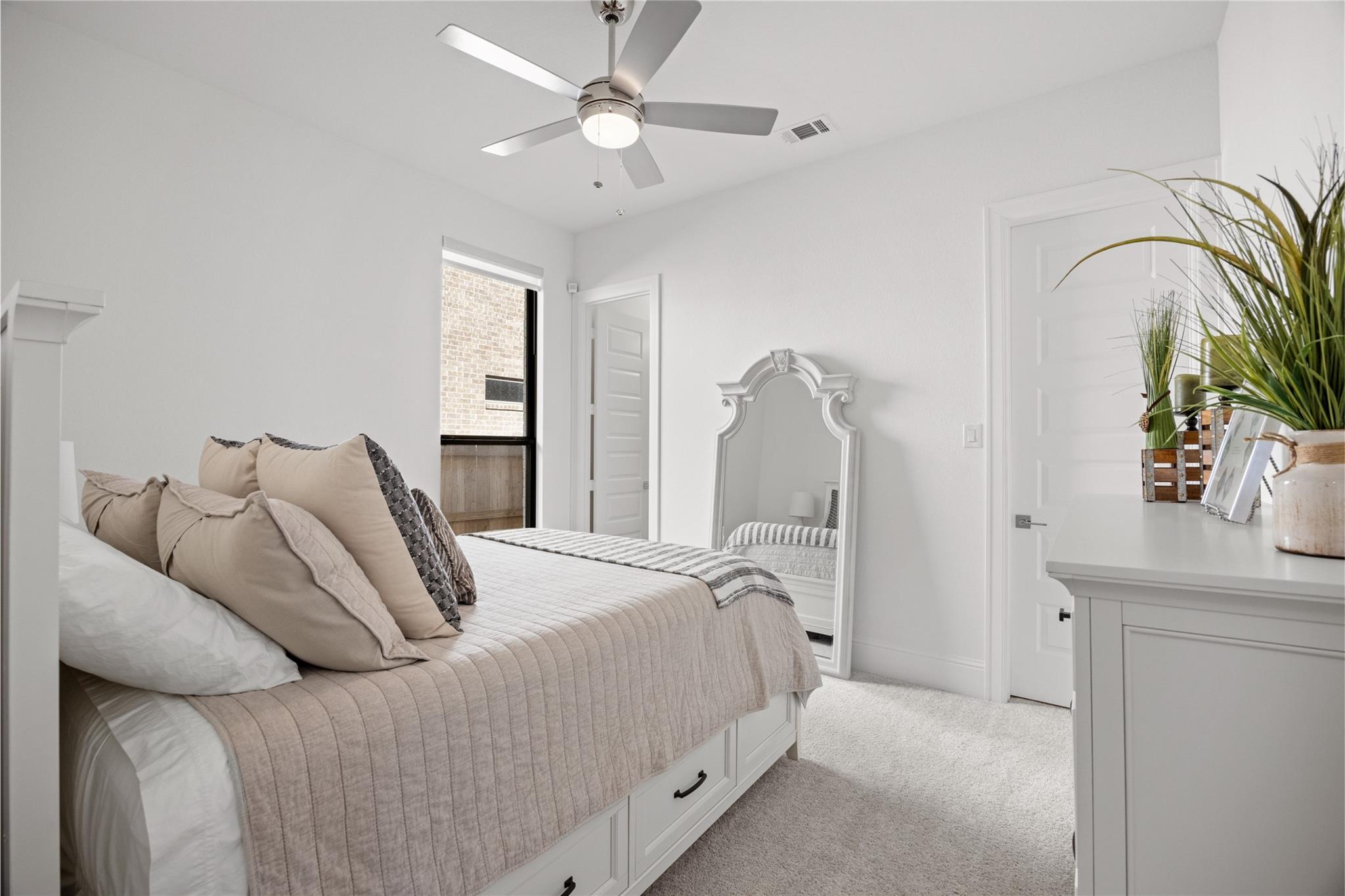 4810 Creekbend Drive