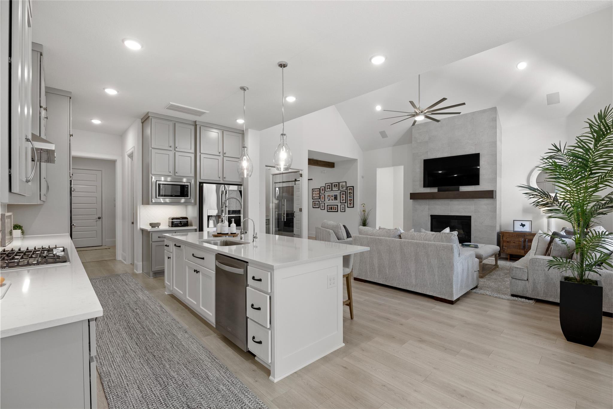 4810 Creekbend Drive