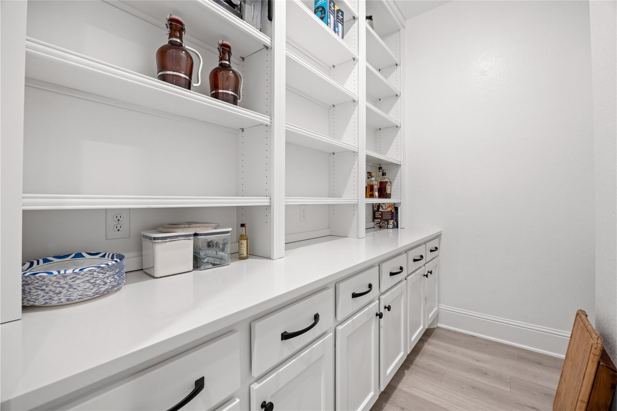 4810 Creekbend Drive