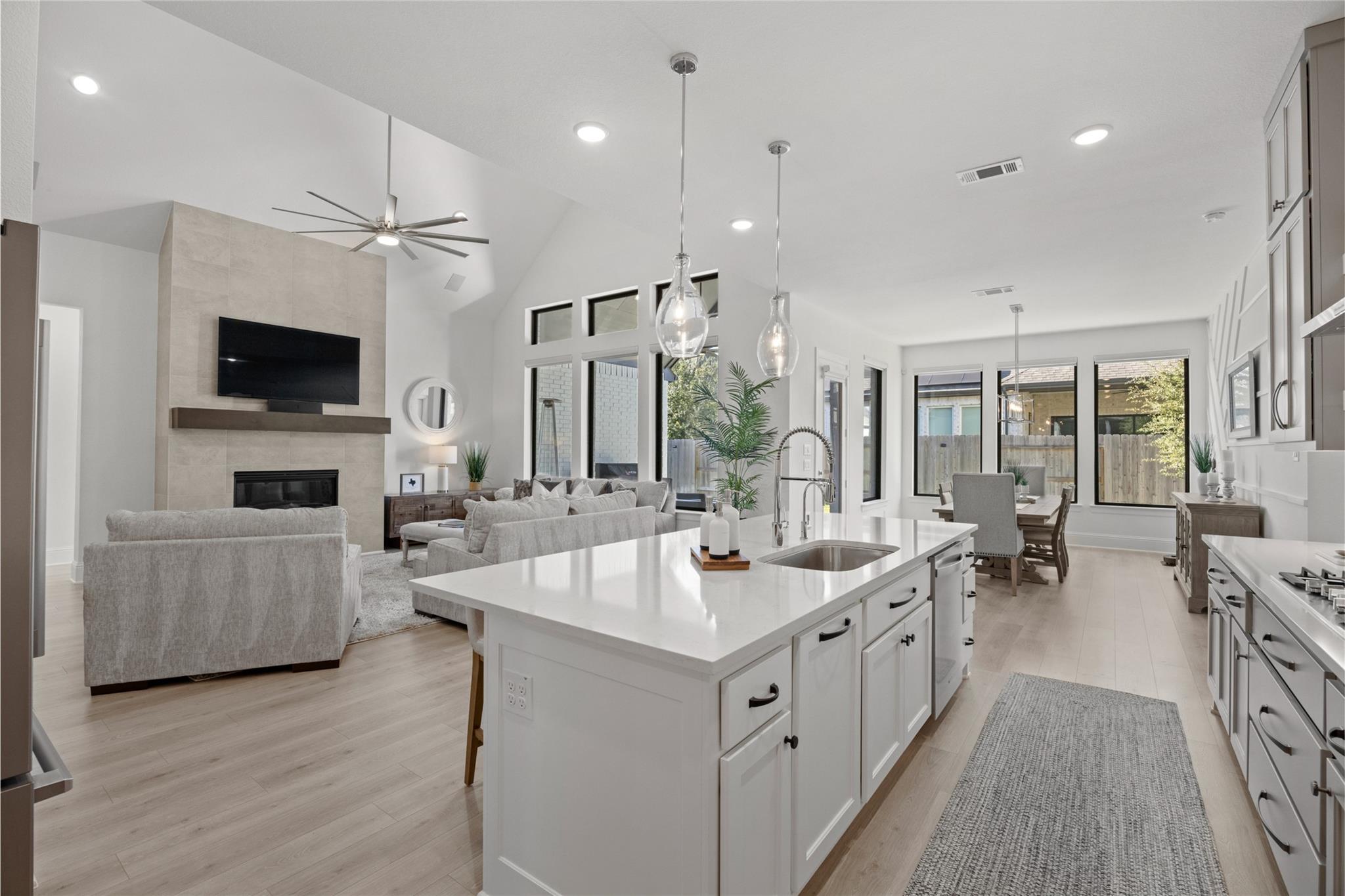 4810 Creekbend Drive