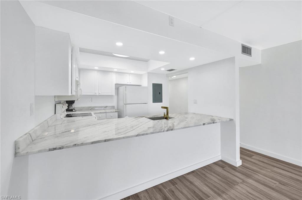 25820 Hickory BLVD # 405