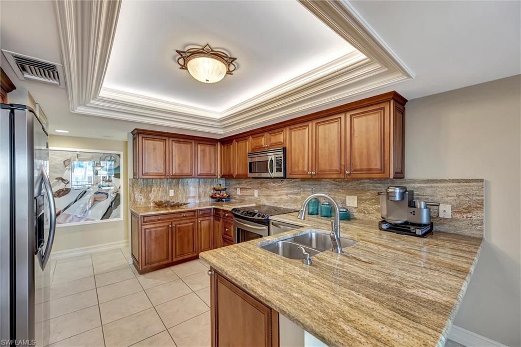 4451 Gulf Shore BLVD N # 406