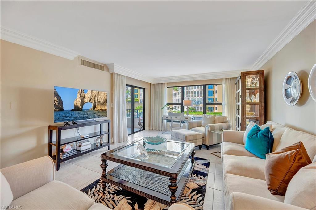 4451 Gulf Shore BLVD N # 406