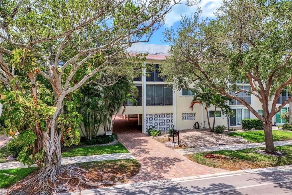 232 Banyan BLVD # 232