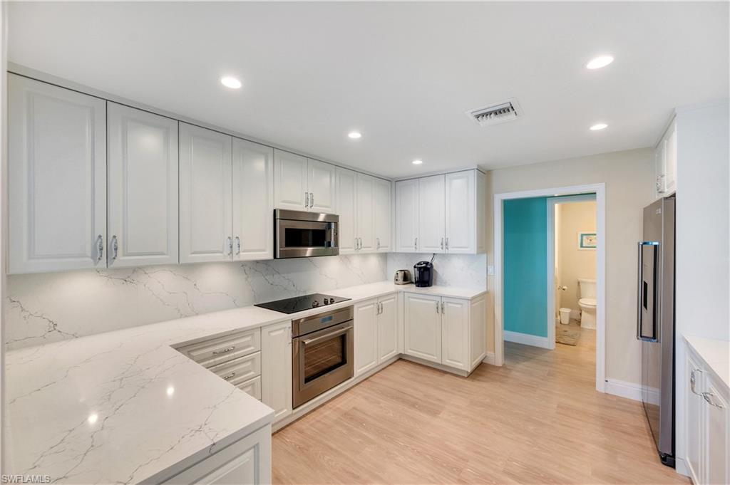 1065 Gulf Shore BLVD N # 201