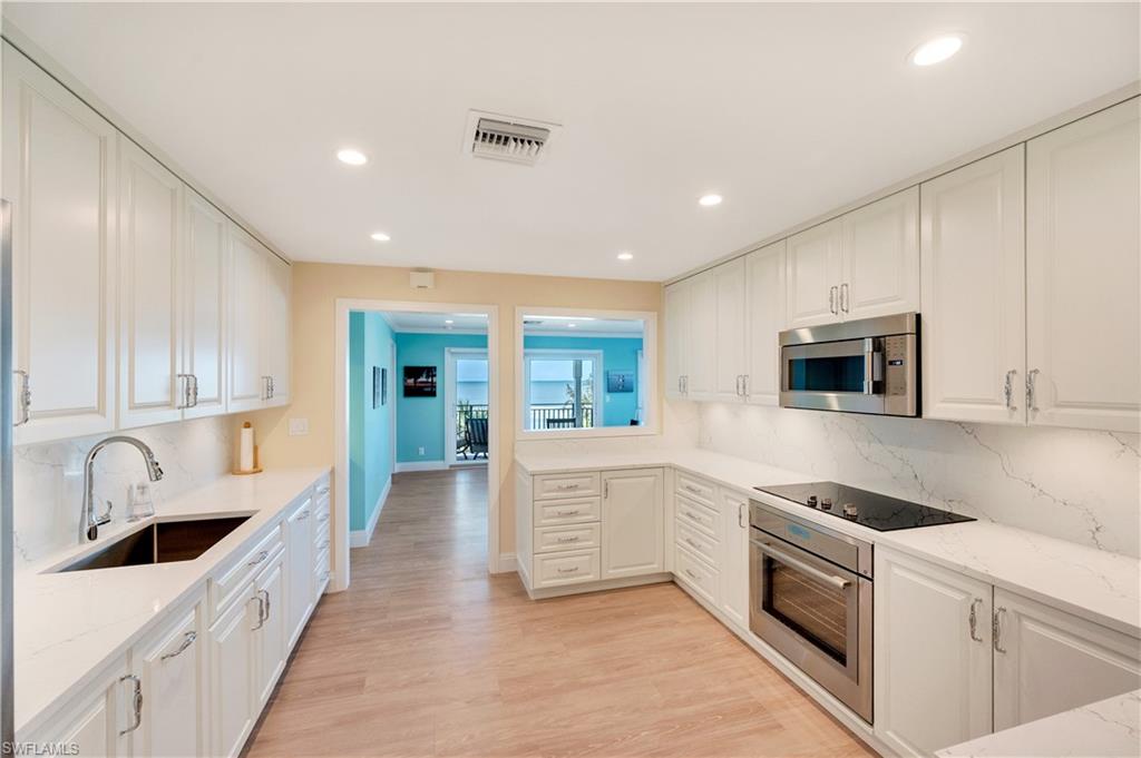1065 Gulf Shore BLVD N # 201