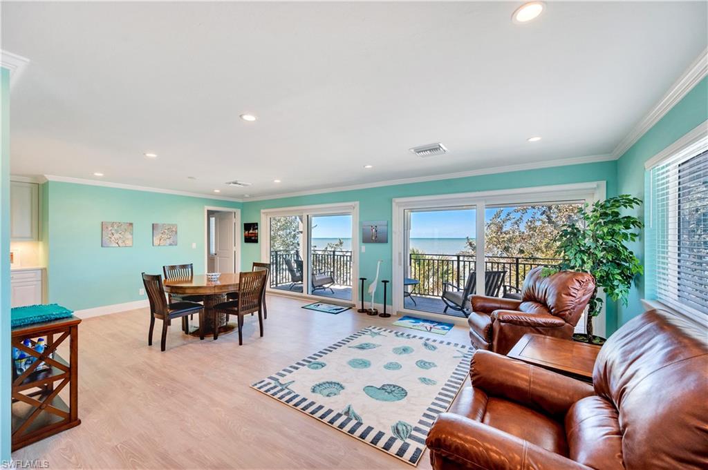 1065 Gulf Shore BLVD N # 201