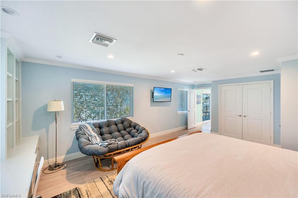 1065 Gulf Shore BLVD N # 201