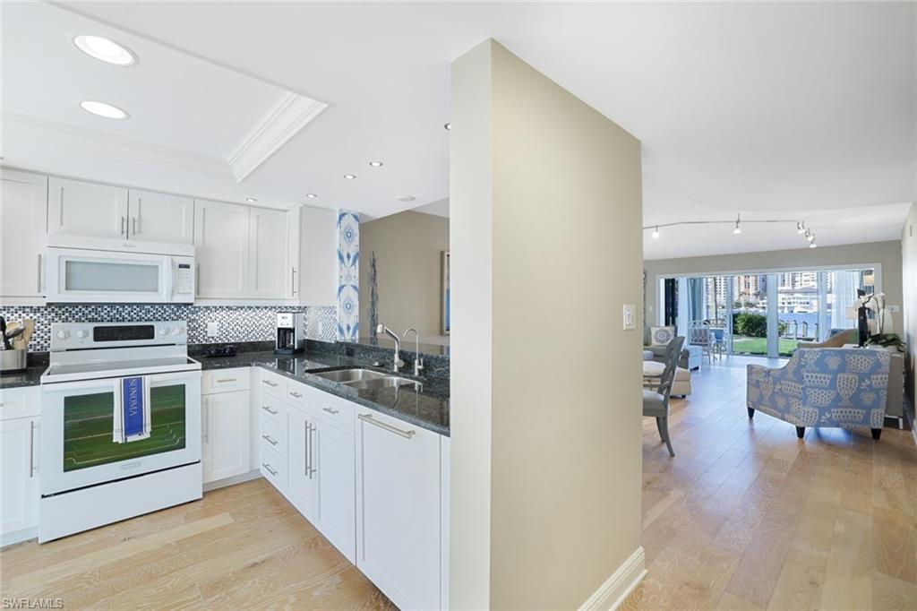 355 Park Shore DR # 114 Unit: 1-114