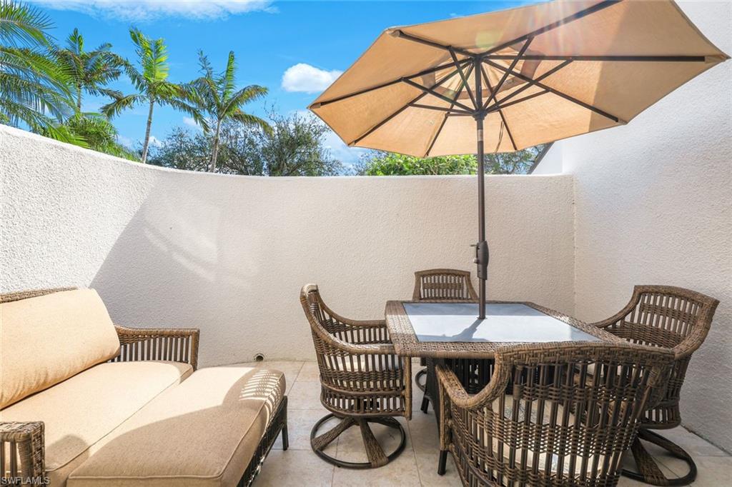355 Park Shore DR # 114 Unit: 1-114